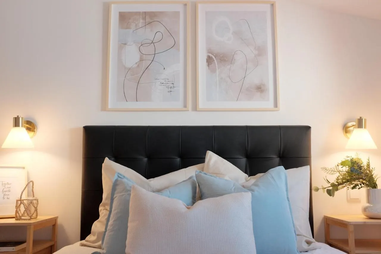 Apartment Downtown Terrace - 2 Bedroom Apt In Graca With Private & Sunny Terrace! Lisbon